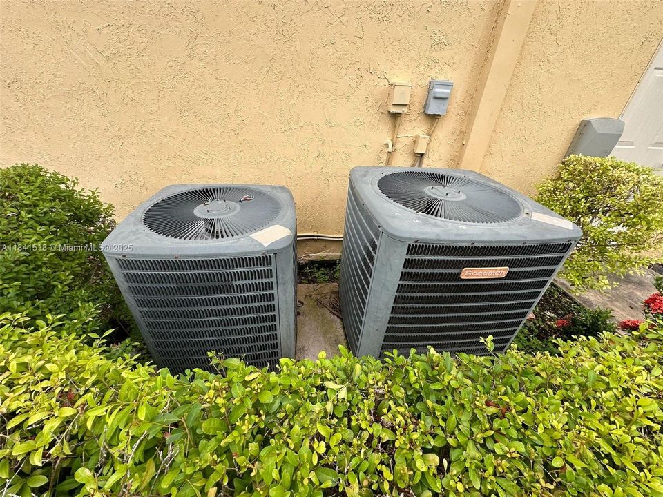 Active With Contract: $799,900 (5 beds, 5 baths, 3561 Square Feet)