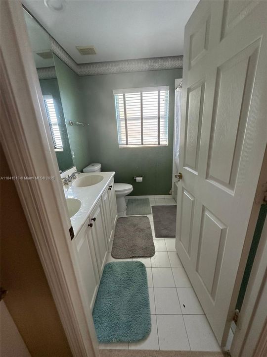 Active With Contract: $799,900 (5 beds, 5 baths, 3561 Square Feet)