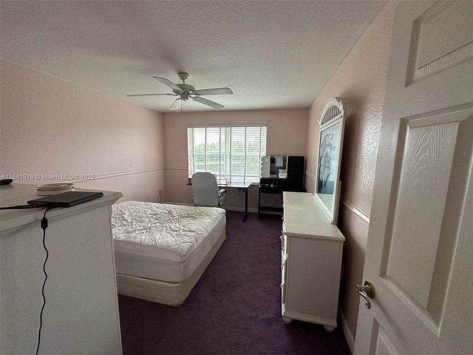 Active With Contract: $799,900 (5 beds, 5 baths, 3561 Square Feet)