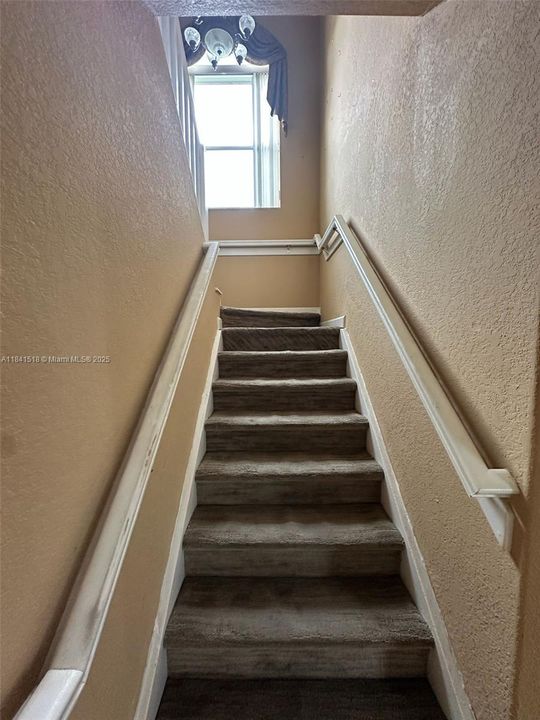 Active With Contract: $799,900 (5 beds, 5 baths, 3561 Square Feet)