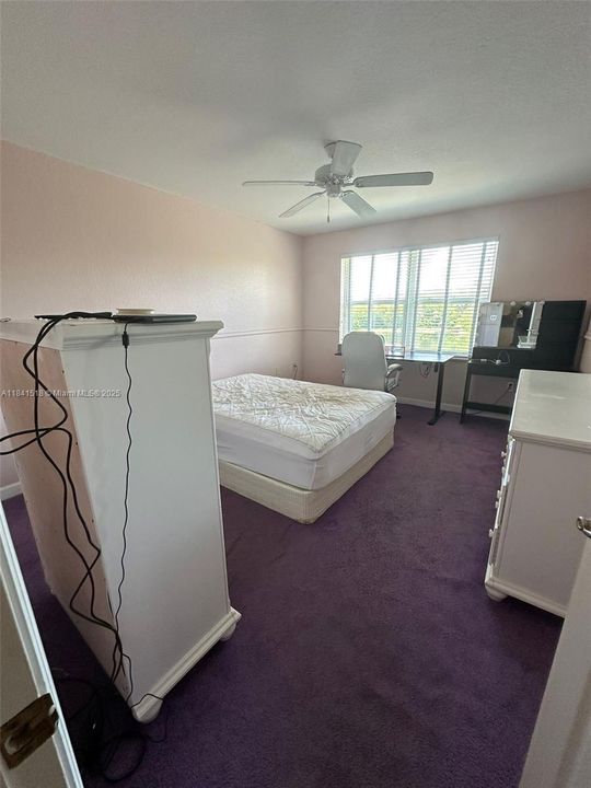 Active With Contract: $799,900 (5 beds, 5 baths, 3561 Square Feet)