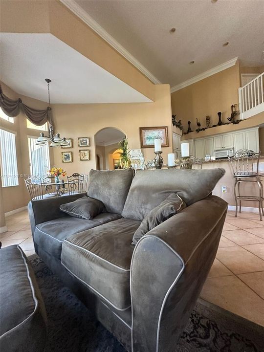 Active With Contract: $799,900 (5 beds, 5 baths, 3561 Square Feet)