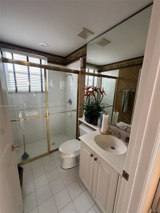 Active With Contract: $799,900 (5 beds, 5 baths, 3561 Square Feet)