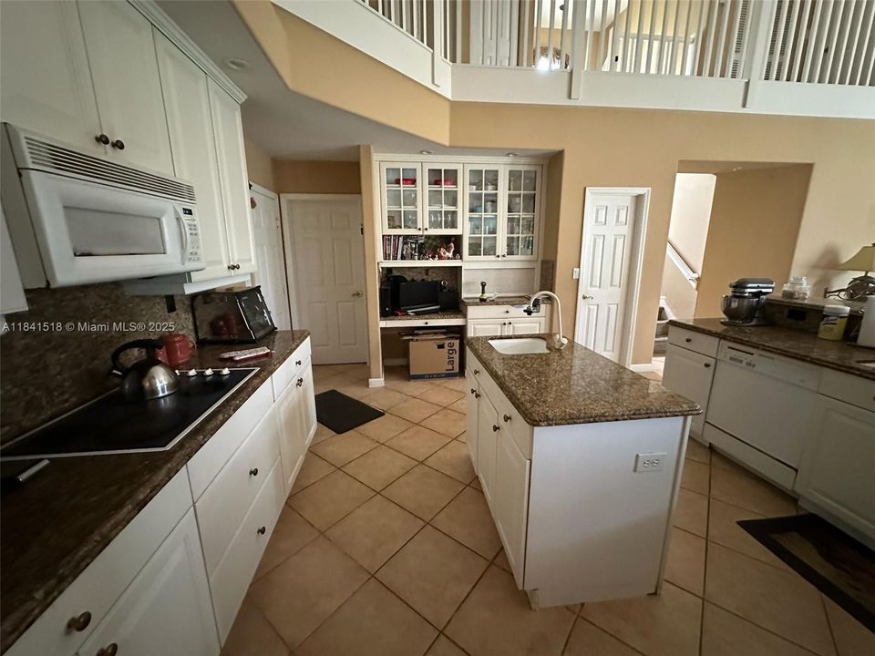 Active With Contract: $799,900 (5 beds, 5 baths, 3561 Square Feet)