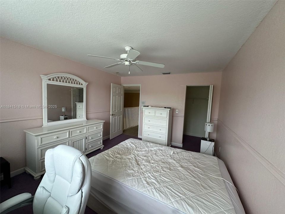 Active With Contract: $799,900 (5 beds, 5 baths, 3561 Square Feet)