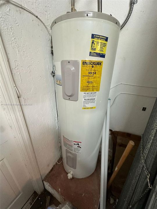 Active With Contract: $799,900 (5 beds, 5 baths, 3561 Square Feet)