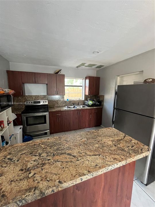 Active With Contract: $585,000 (0 beds, 0 baths, 1948 Square Feet)