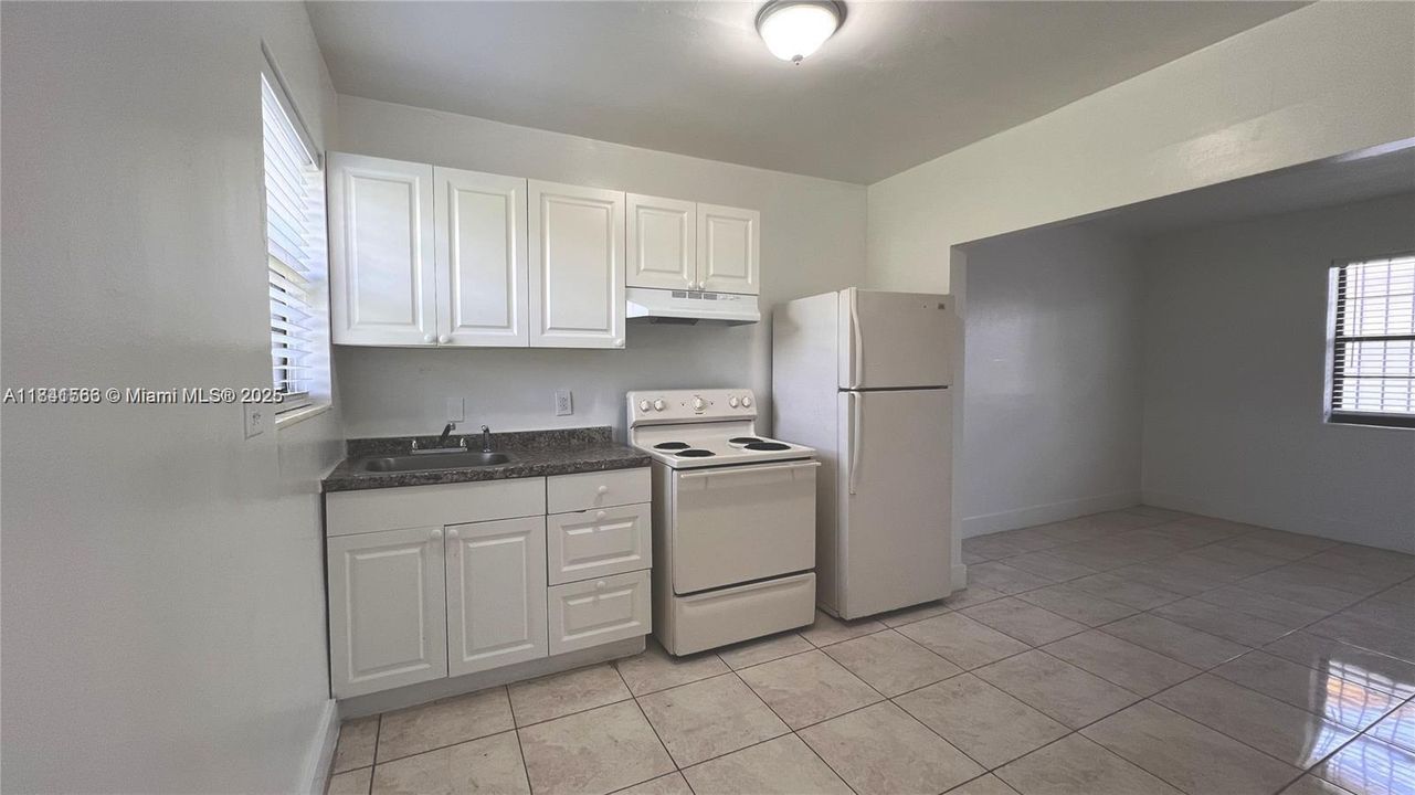 合同活跃: $1,450 (0 贝兹, 1 浴室, 1953 平方英尺)