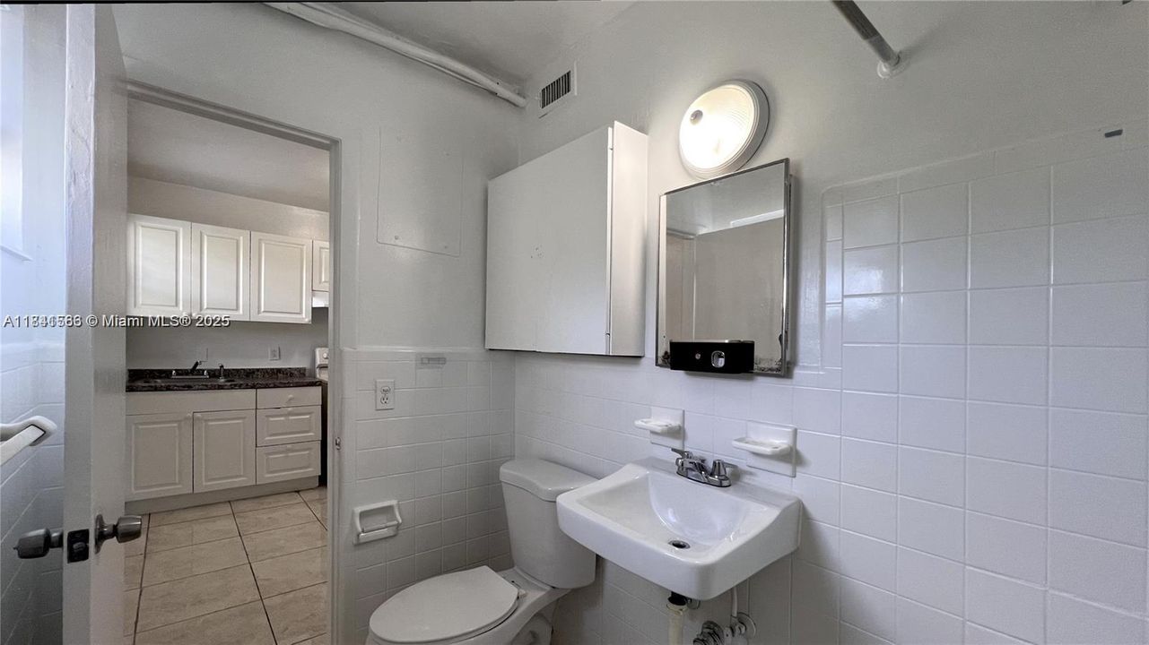 合同活跃: $1,450 (0 贝兹, 1 浴室, 1953 平方英尺)