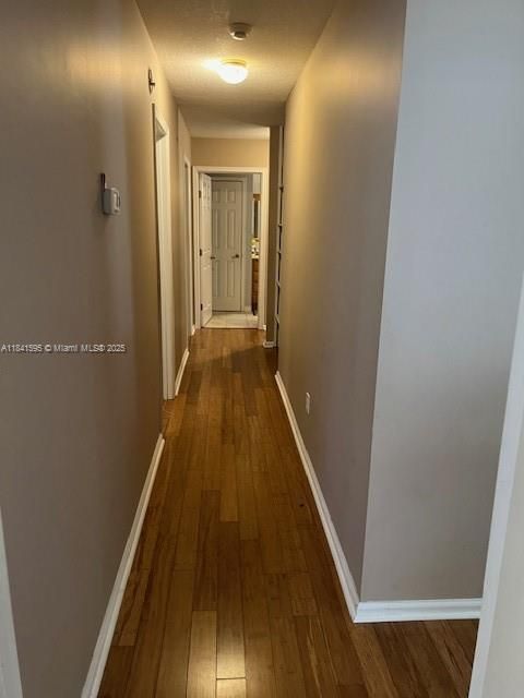 HALL TO 2ND BATHROOM (FROM FRONT BR)