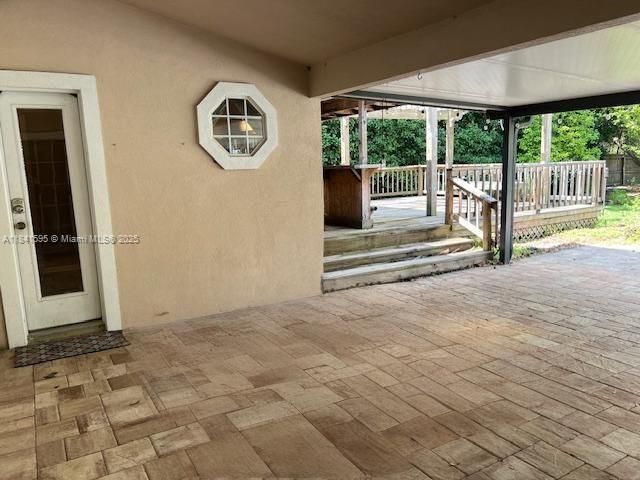 最近售出: $675,000 (4 贝兹, 2 浴室, 2385 平方英尺)