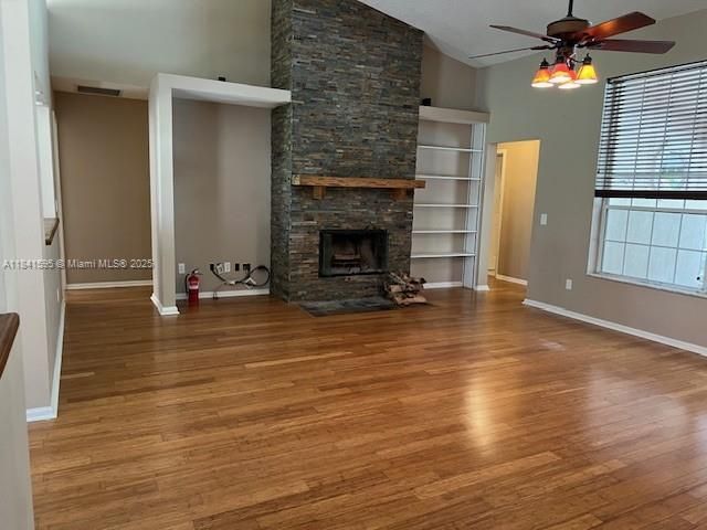 最近售出: $675,000 (4 贝兹, 2 浴室, 2385 平方英尺)