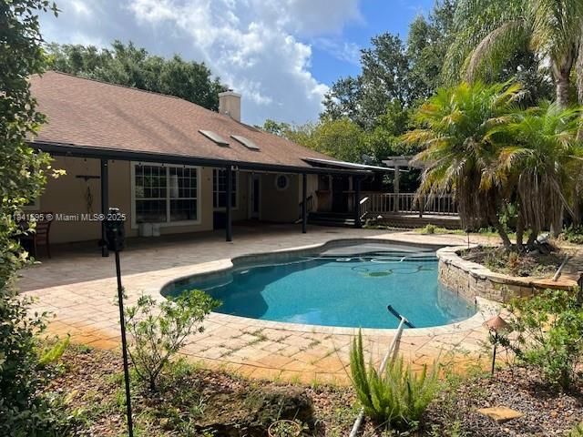 最近售出: $675,000 (4 贝兹, 2 浴室, 2385 平方英尺)