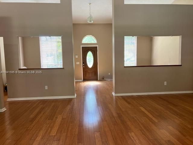 最近售出: $675,000 (4 贝兹, 2 浴室, 2385 平方英尺)