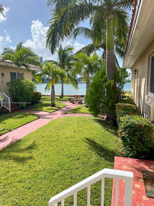 待售: $270,000 (1 贝兹, 1 浴室, 550 平方英尺)