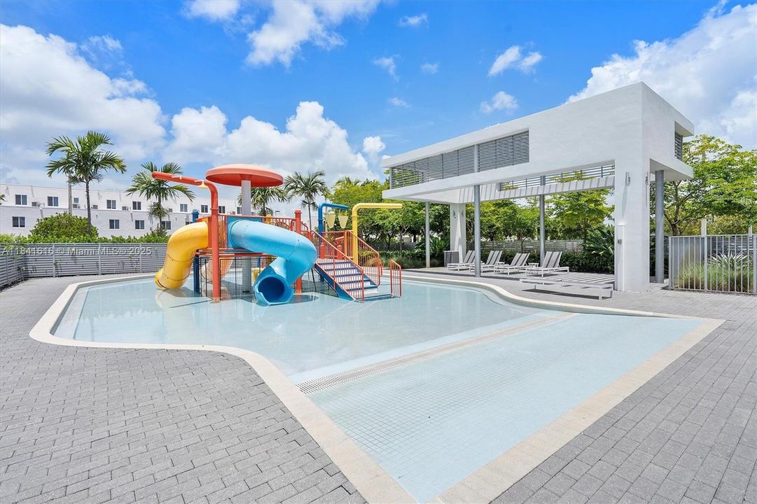 待售: $669,900 (3 贝兹, 2 浴室, 1628 平方英尺)