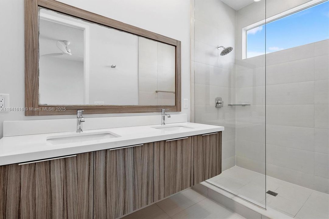 待售: $669,900 (3 贝兹, 2 浴室, 1628 平方英尺)