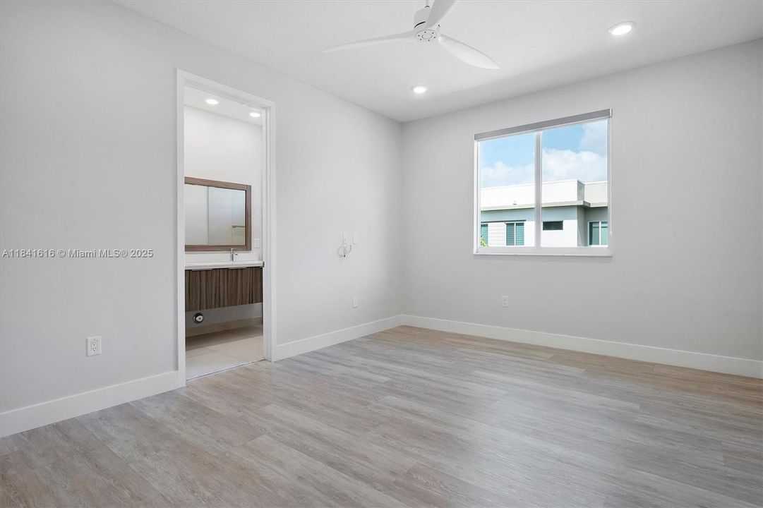 待售: $669,900 (3 贝兹, 2 浴室, 1628 平方英尺)