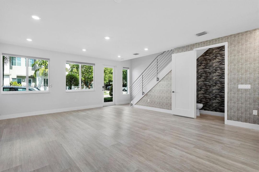 待售: $669,900 (3 贝兹, 2 浴室, 1628 平方英尺)