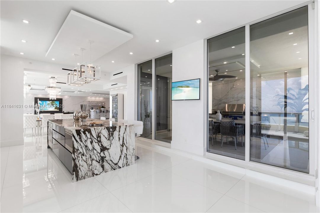 For Sale: $11,360,000 (6 beds, 6 baths, 5672 Square Feet)