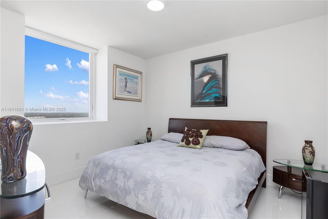 For Sale: $11,360,000 (6 beds, 6 baths, 5672 Square Feet)