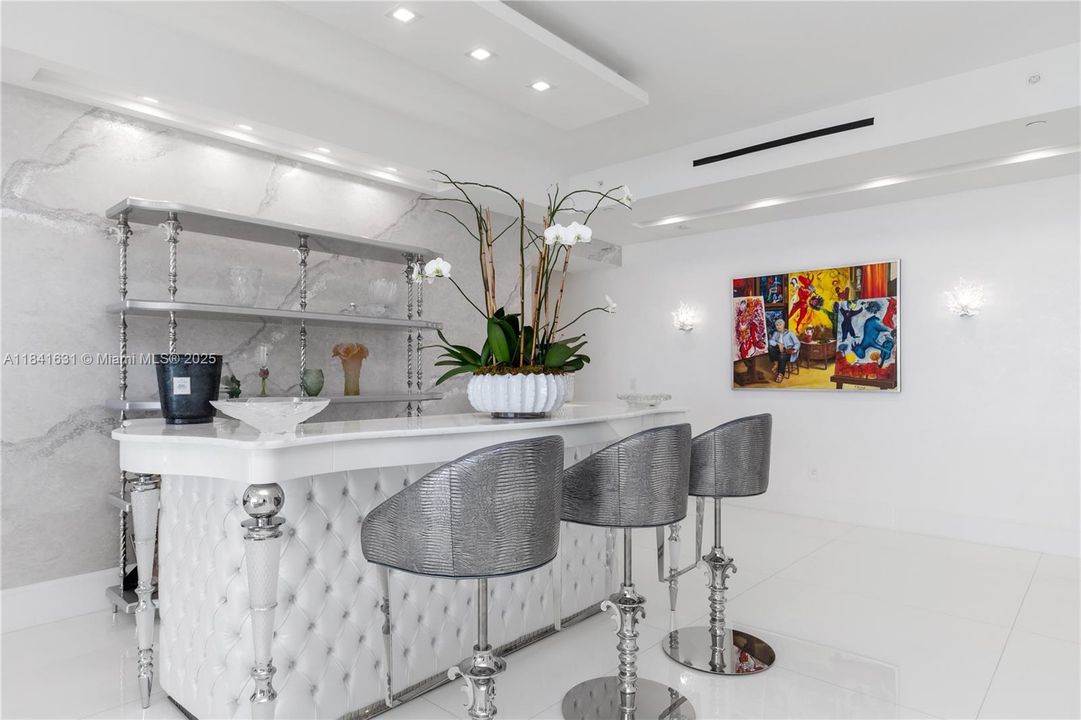 For Sale: $11,360,000 (6 beds, 6 baths, 5672 Square Feet)