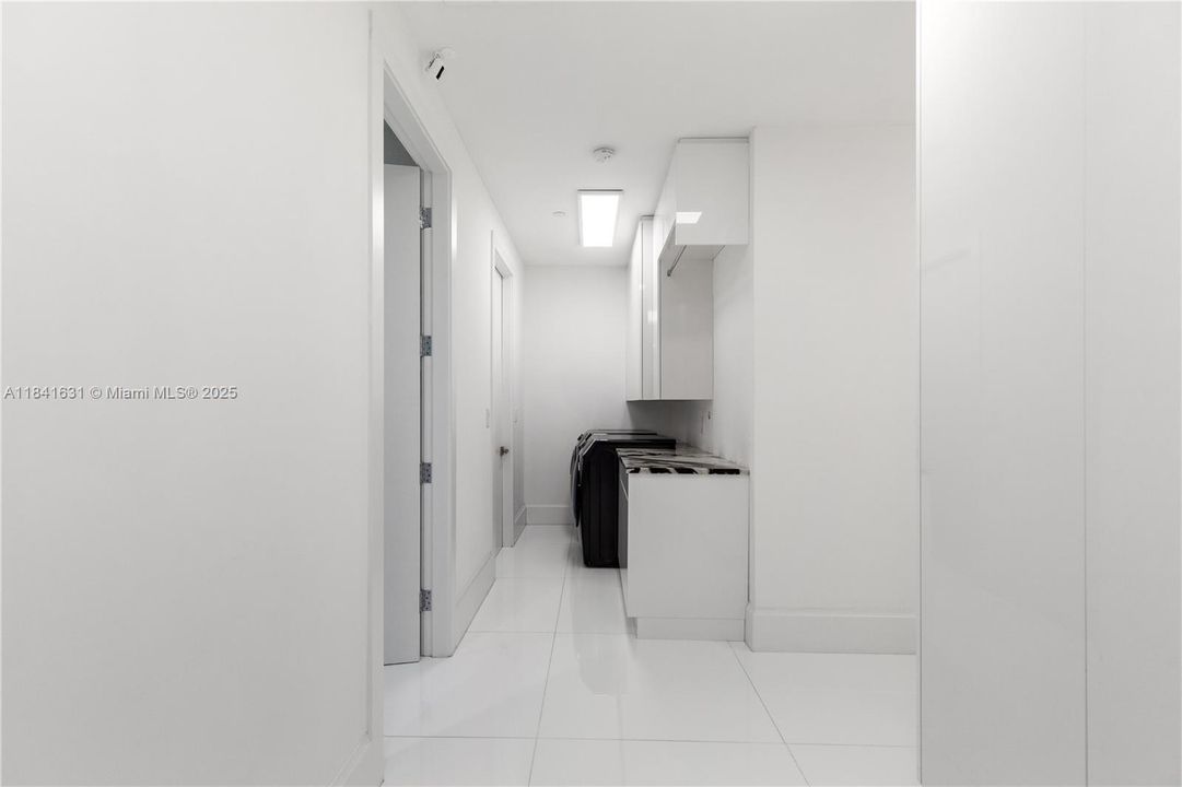 For Sale: $11,360,000 (6 beds, 6 baths, 5672 Square Feet)