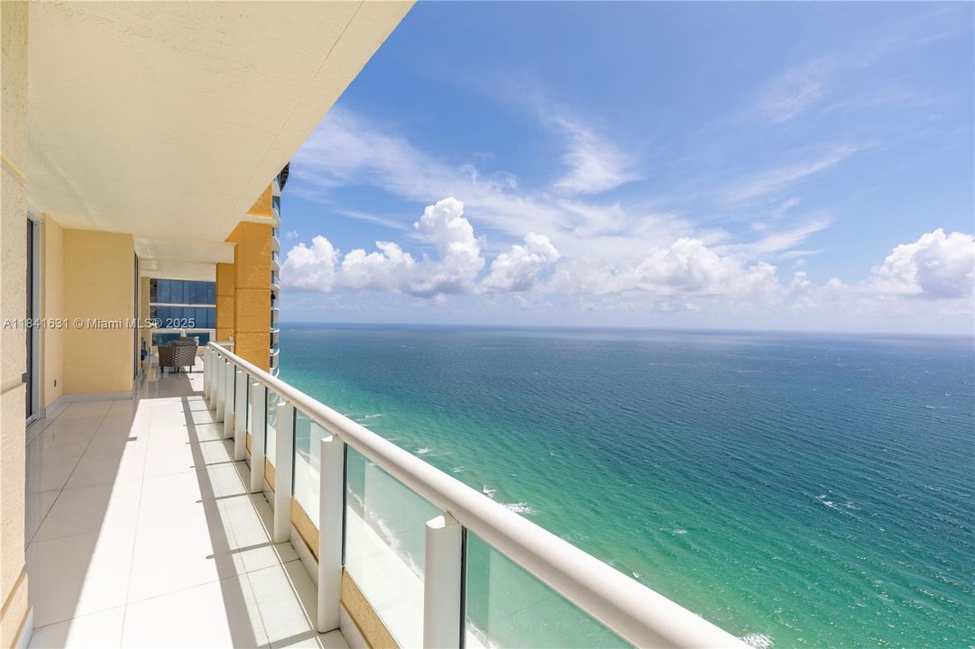 For Sale: $11,360,000 (6 beds, 6 baths, 5672 Square Feet)