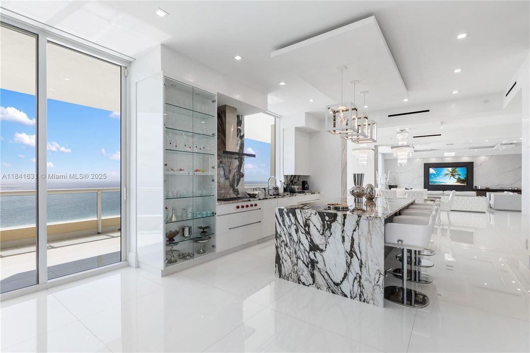 For Sale: $11,360,000 (6 beds, 6 baths, 5672 Square Feet)