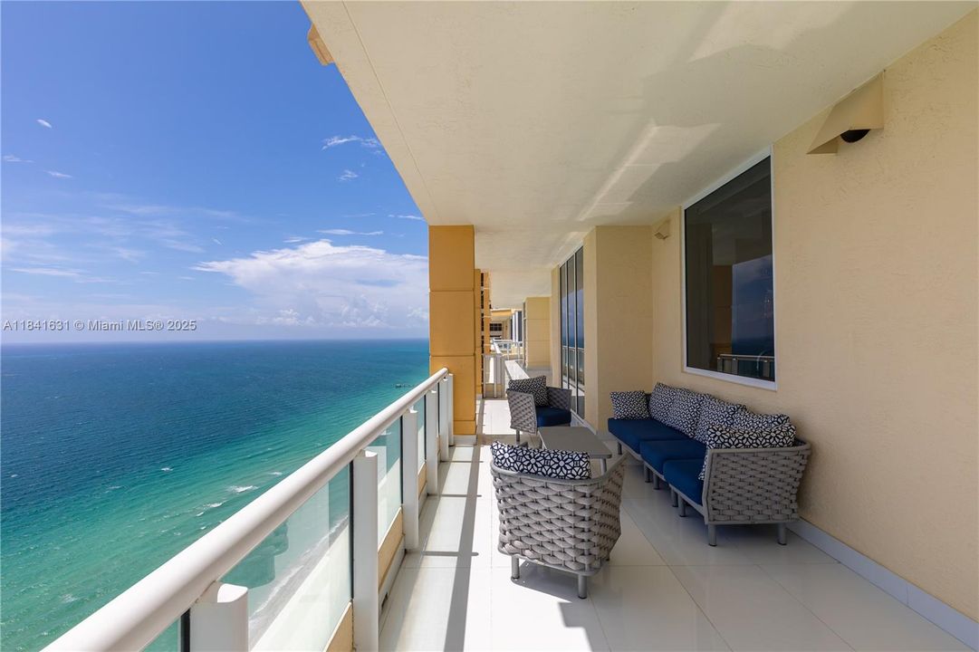 For Sale: $11,360,000 (6 beds, 6 baths, 5672 Square Feet)