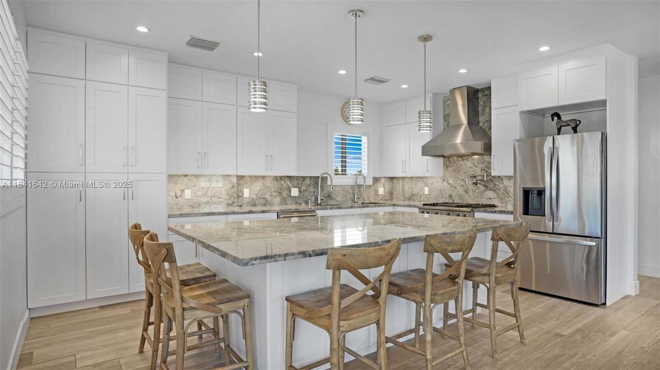 待售: $1,590,000 (3 贝兹, 2 浴室, 1250 平方英尺)