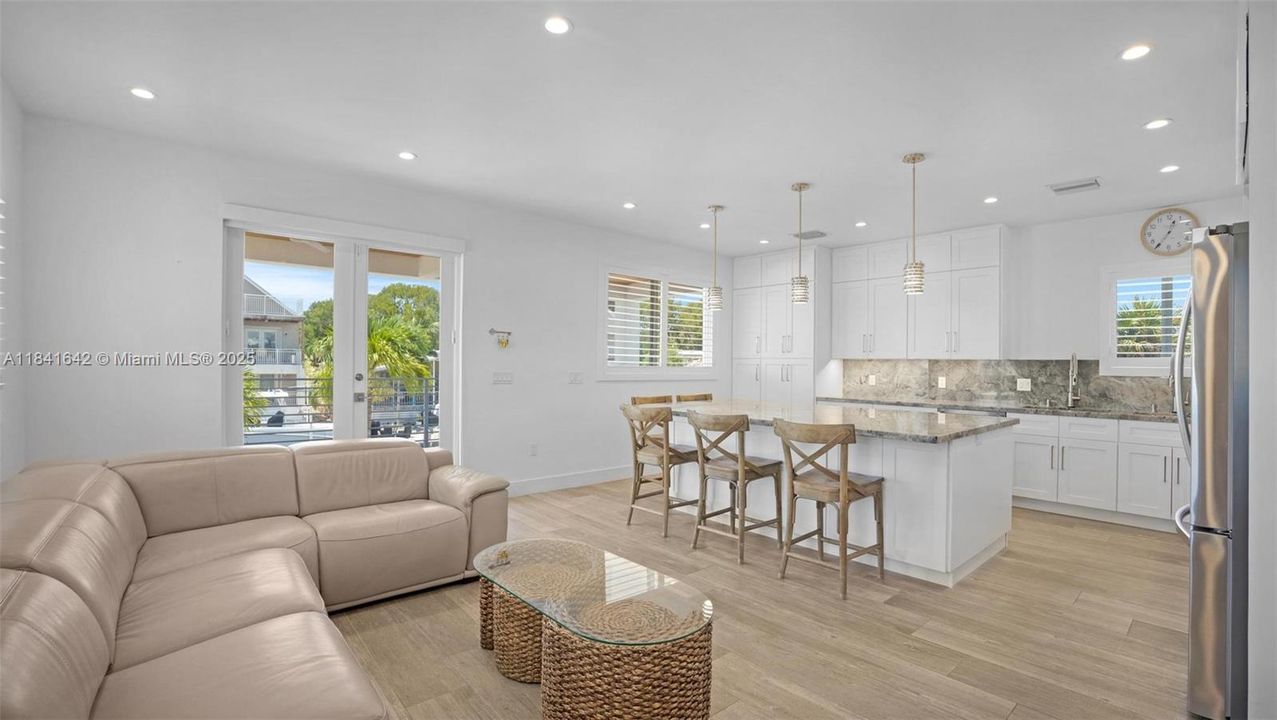 待售: $1,590,000 (3 贝兹, 2 浴室, 1250 平方英尺)