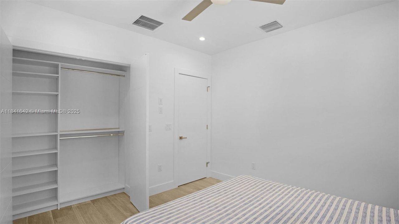 待售: $1,590,000 (3 贝兹, 2 浴室, 1250 平方英尺)