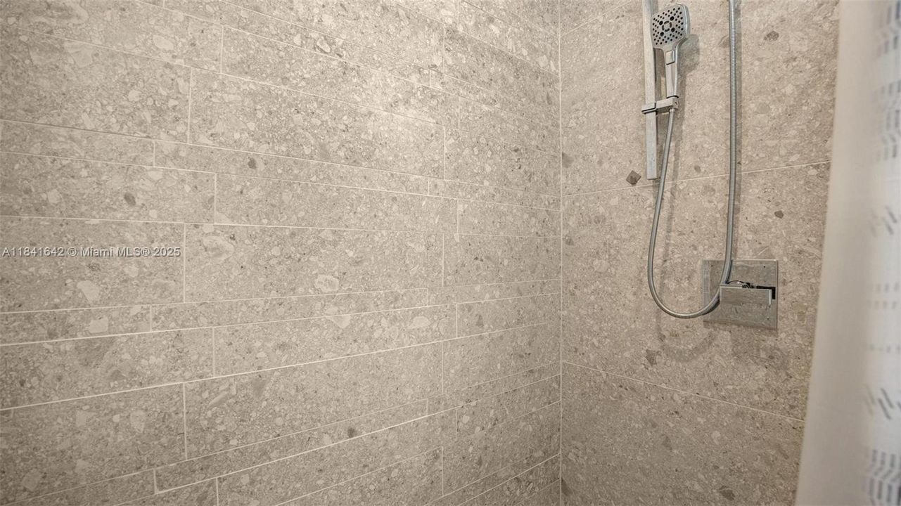 待售: $1,590,000 (3 贝兹, 2 浴室, 1250 平方英尺)