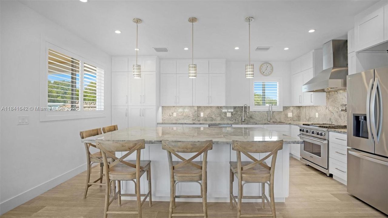 待售: $1,590,000 (3 贝兹, 2 浴室, 1250 平方英尺)