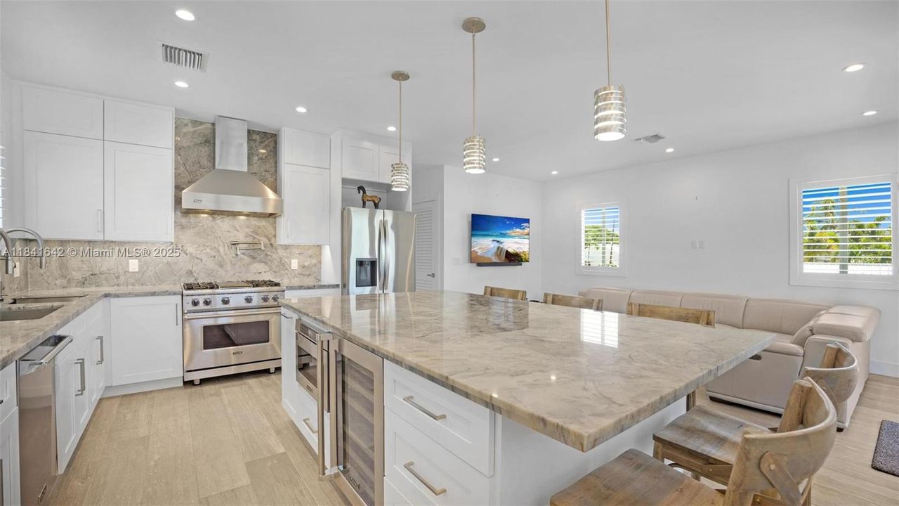 待售: $1,590,000 (3 贝兹, 2 浴室, 1250 平方英尺)