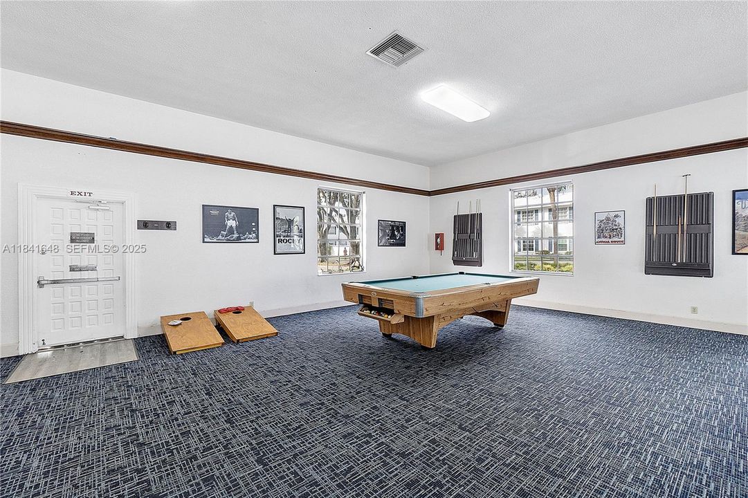 待售: $138,900 (1 贝兹, 1 浴室, 756 平方英尺)