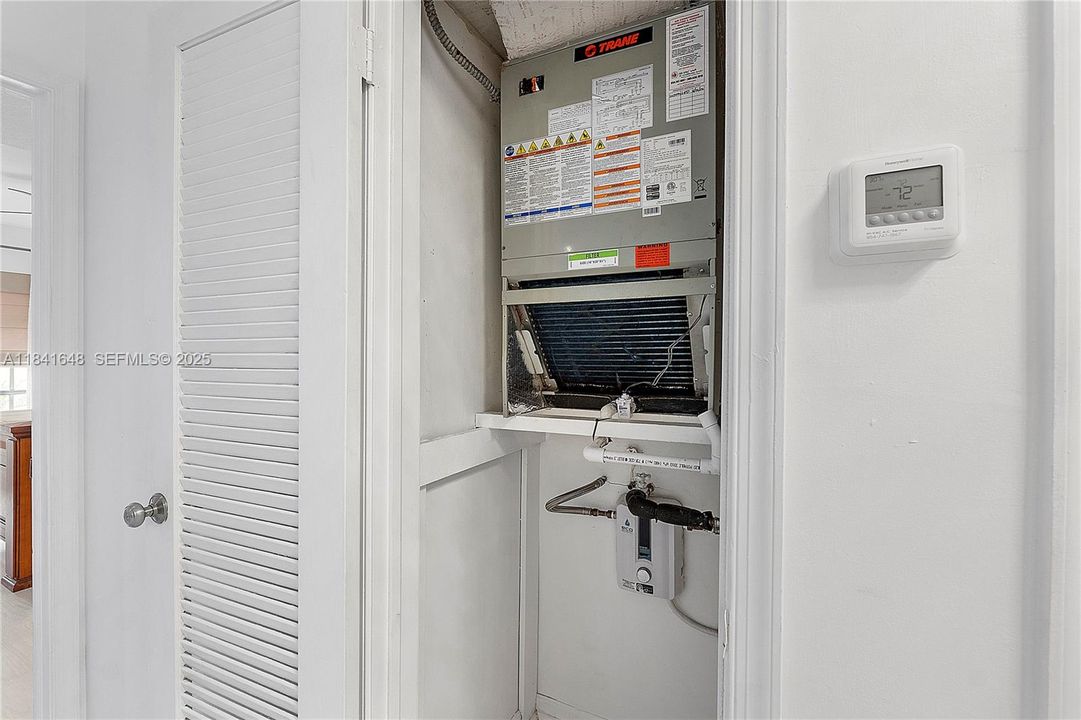 待售: $138,900 (1 贝兹, 1 浴室, 756 平方英尺)