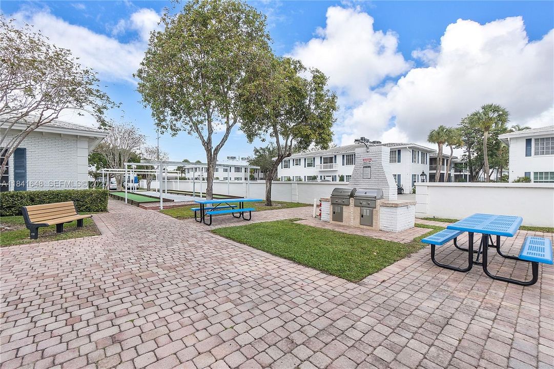 待售: $138,900 (1 贝兹, 1 浴室, 756 平方英尺)