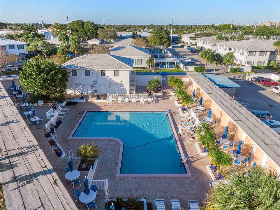 待售: $138,900 (1 贝兹, 1 浴室, 756 平方英尺)