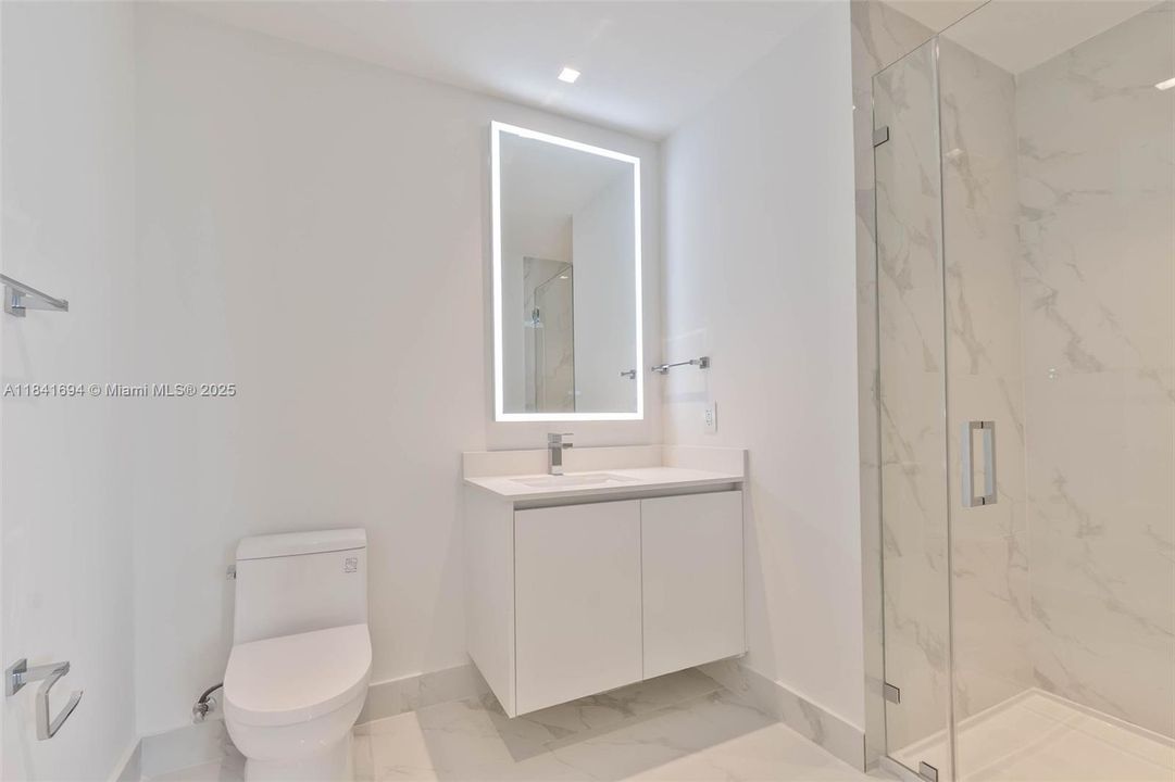 For Sale: $2,790,000 (3 beds, 3 baths, 1750 Square Feet)