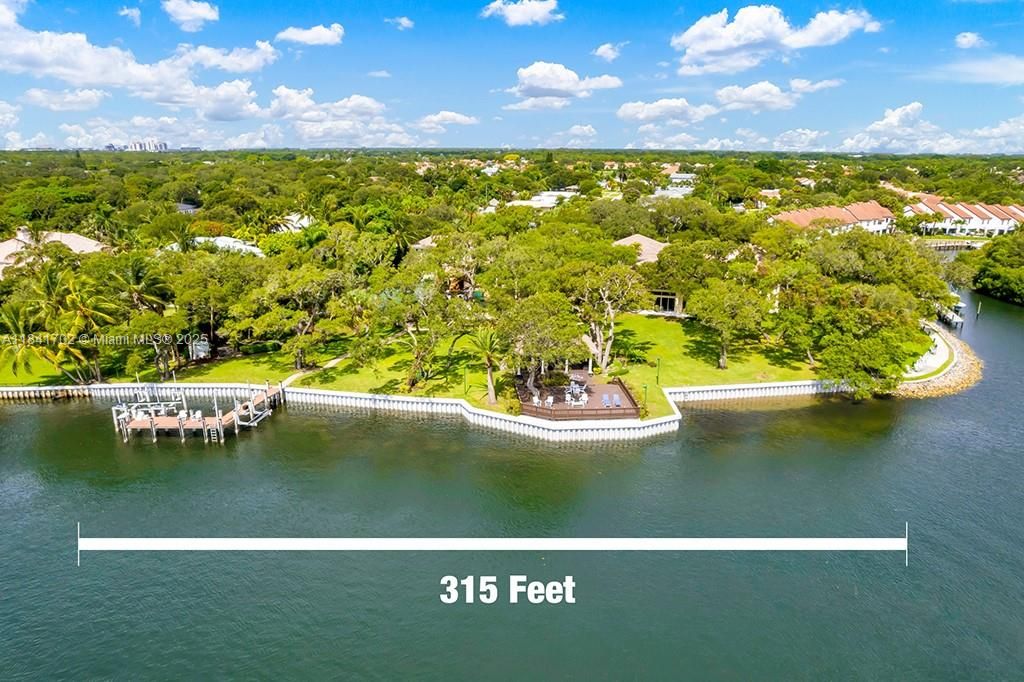 Vendido Recientemente: $13,500,000 (5 camas, 7 baños, 11954 Pies cuadrados)