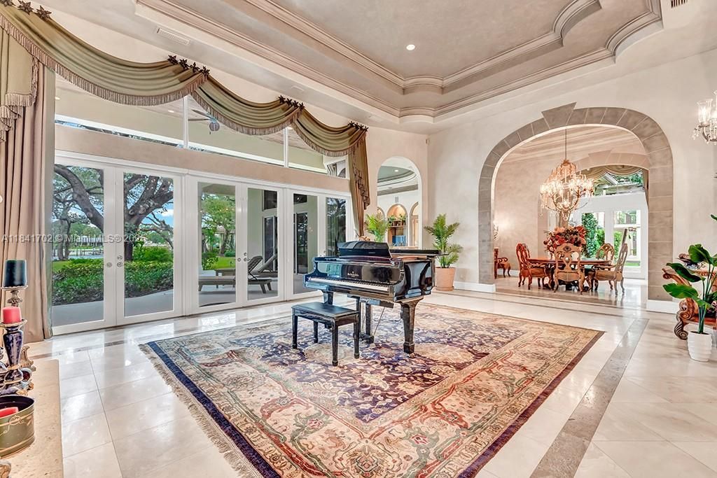 Vendido Recientemente: $13,500,000 (5 camas, 7 baños, 11954 Pies cuadrados)