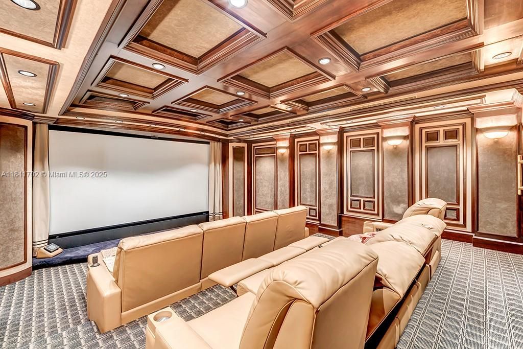 Vendido Recientemente: $13,500,000 (5 camas, 7 baños, 11954 Pies cuadrados)