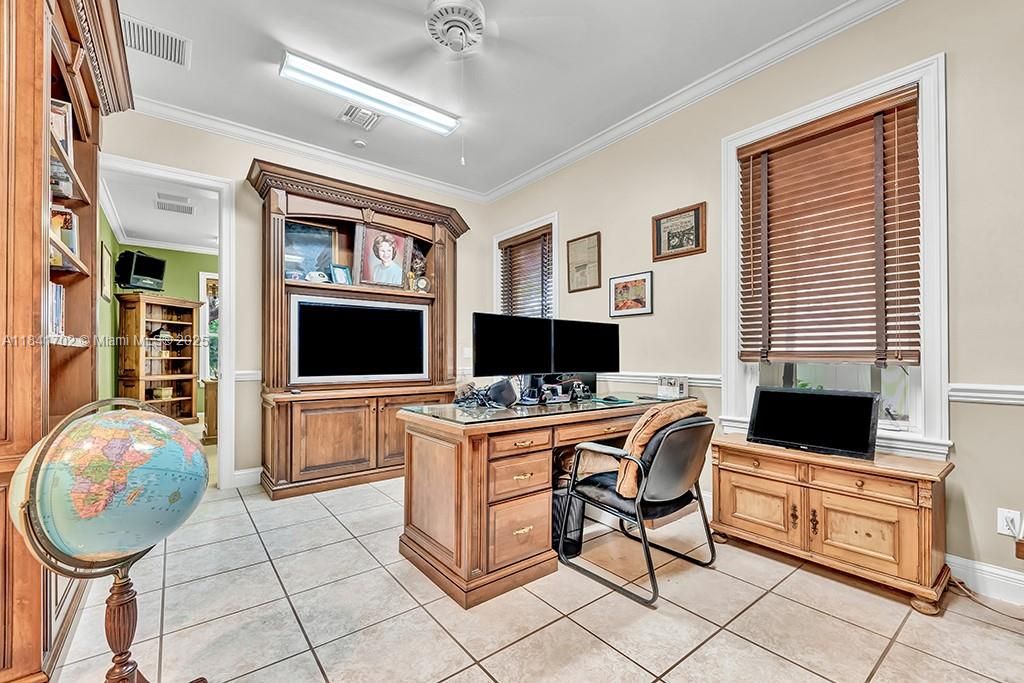 Vendido Recientemente: $13,500,000 (5 camas, 7 baños, 11954 Pies cuadrados)