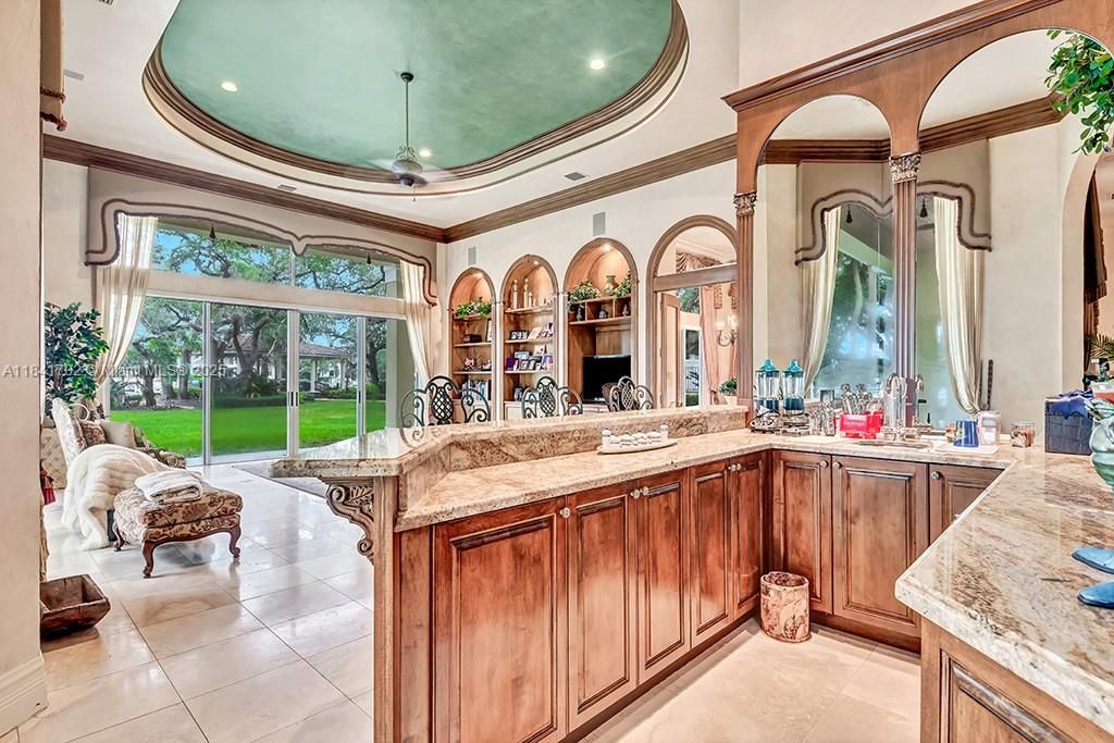 Vendido Recientemente: $13,500,000 (5 camas, 7 baños, 11954 Pies cuadrados)