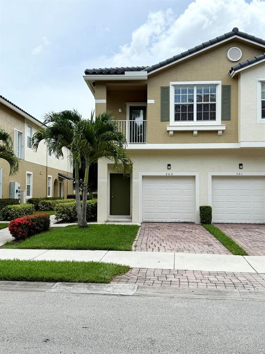 3051 Unit 202