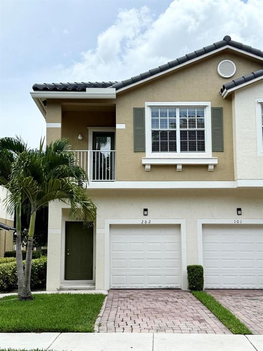 3051 Unit 202