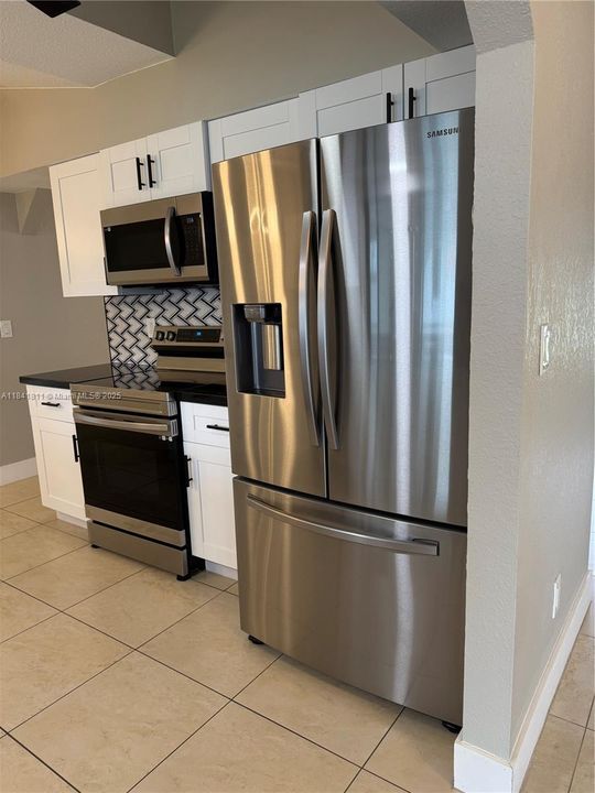 出租: $2,300 (3 贝兹, 2 浴室, 0 平方英尺)