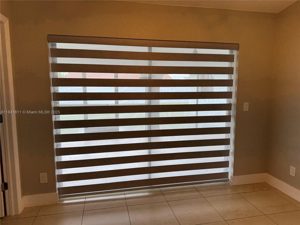 出租: $2,300 (3 贝兹, 2 浴室, 0 平方英尺)